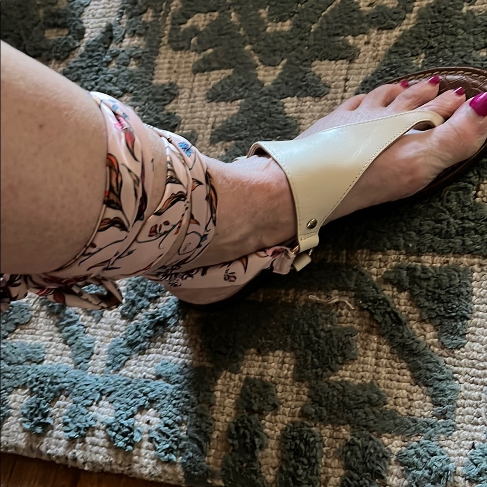 Sam Edelman Floral Pink and White Sandals ankle wrap - Picture 3 of 9